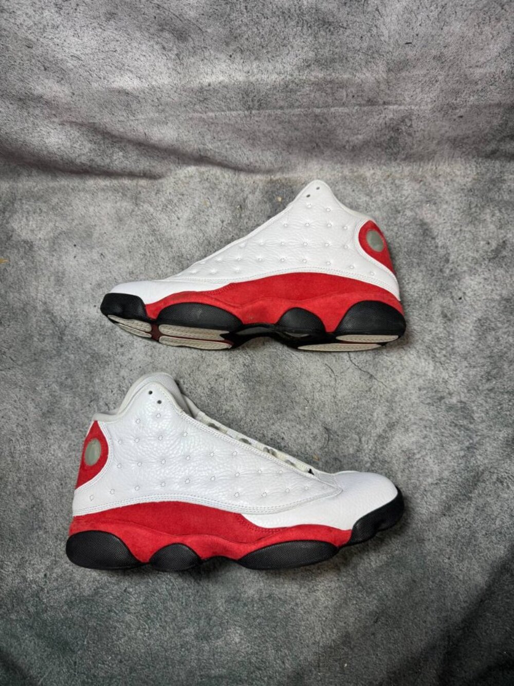 Size 11 | Jordan 13 Chicago With Box | Pre-Owned - Picture 7 of 9